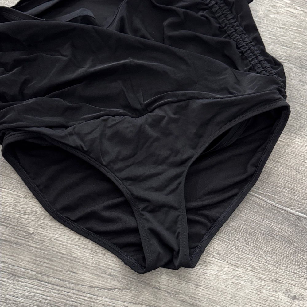 Athleta Black Swim Skirt with Adjustable Cinched Sides Size Small - Picture 5 of 7